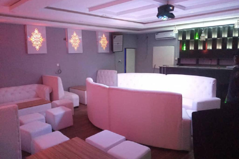 Circles Lounge